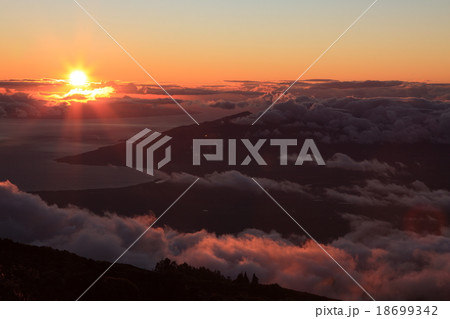 ハレアカラサンセット 18699342