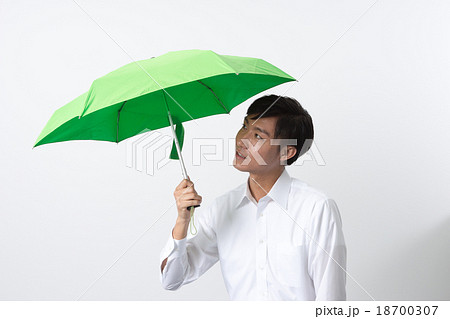 傘をさす人 18700307