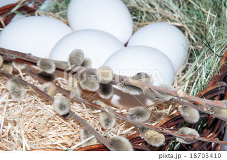 Easter egg in basket. Easter egg in basket. 18703410
