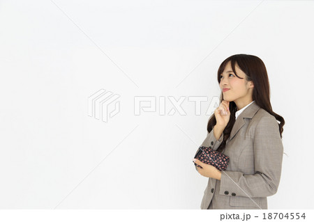 18704554