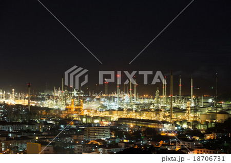 Oil refinery industry big Beautiful Oil refinery industry big Beautiful 18706731