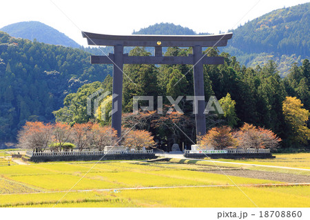 熊野本宮大社大鳥居 18708860