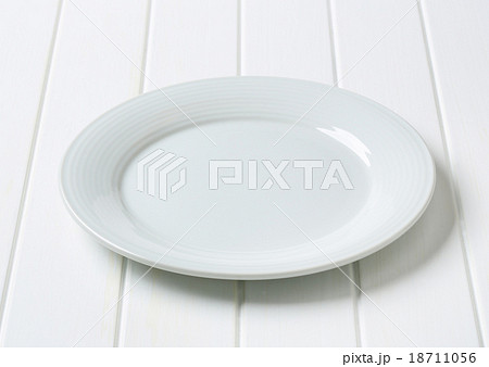 White plate White plate 18711056