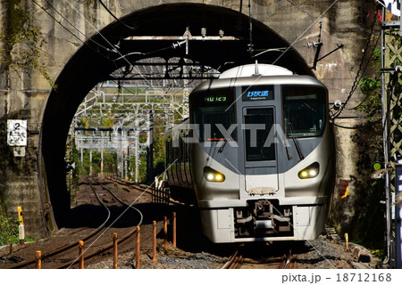 223系　B快速　第二山中トンネル 18712168