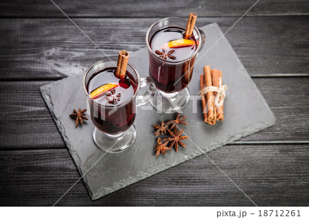Mulled wine with cinnamon and orange 18712261