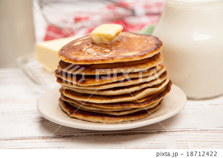High pile of delicious pancakes 18712422