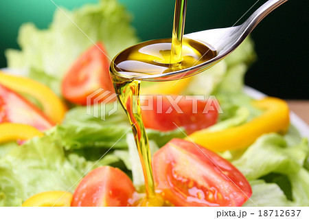 オリーブオイル 18712637