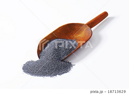 Poppy seeds 18713629