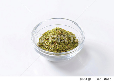 Dried Marjoram leaves 18713687
