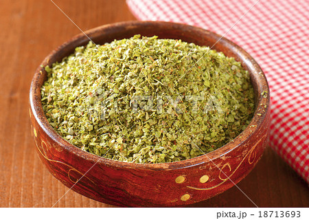 Dried Marjoram leaves 18713693