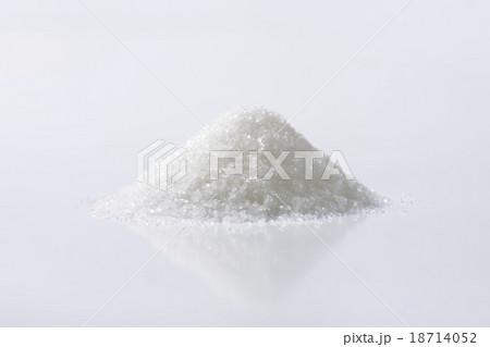White granulated sugar 18714052