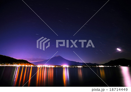 静かな夜の写真素材 [18714449] - PIXTA