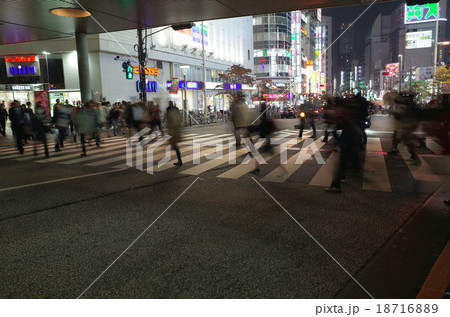 横断歩道 横断歩道 18716889