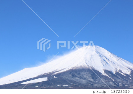 真冬の富士山 18722539