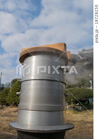 餅つき もち米を蒸かす ８の写真素材