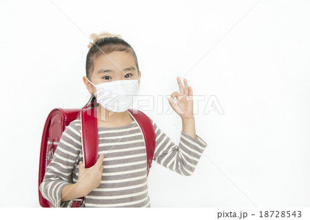 マスクをする女の子　風邪予防　ランドセル　小学生 18728543