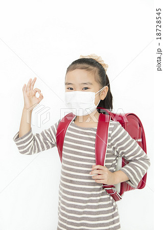 マスクをする女の子　風邪予防　ランドセル　小学生 18728545