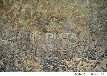 カンボジア　シェムリアップ　アンコールワット遺跡 18729344