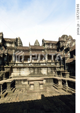 カンボジア　シェムリアップ　アンコールワット遺跡 18729346