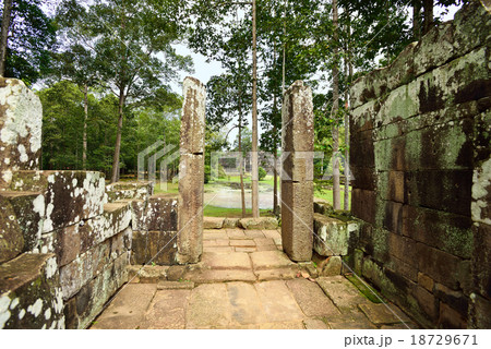 カンボジア シェムリアップ バプーオン遺跡 カンボジア シェムリアップ バプーオン遺跡 18729671