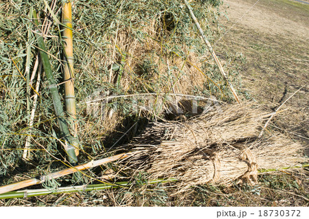 藁の束２ 18730372