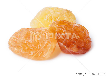 Golden seedless raisins 18731683