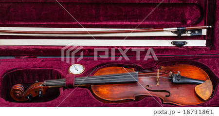old fiddle with bow in red velvet case old fiddle with bow in red velvet case 18731861