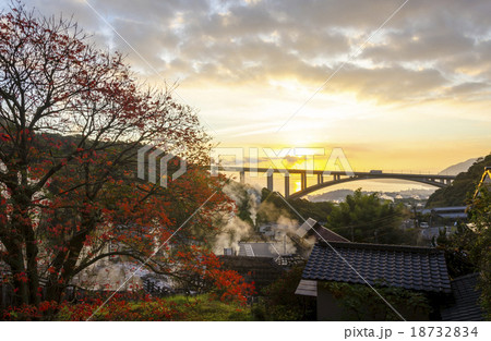 明礬温泉の夜明け 18732834