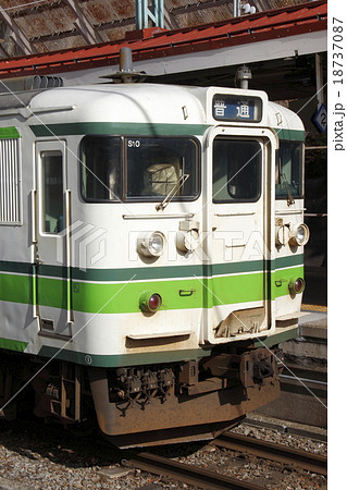 水上駅に停車の上越線115系(水上⇔長岡) 水上駅に停車の上越線115系(水上⇔長岡) 18737087