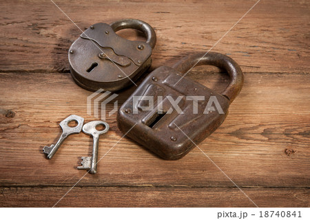 Key and rusty lock Key and rusty lock 18740841