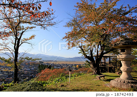 大山公園展望台と石燈籠 大山公園展望台と石燈籠 18742493