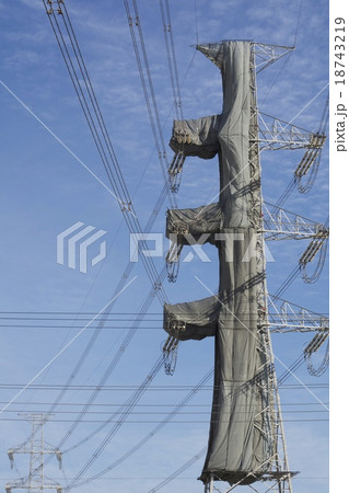 カバーされた鉄塔 18743219