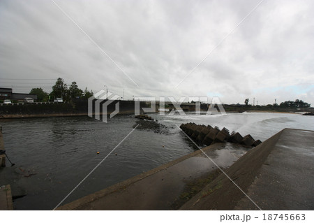 富山県滑川市上市川河口と魚躬橋、9月 富山県滑川市上市川河口と魚躬橋、9月 18745663
