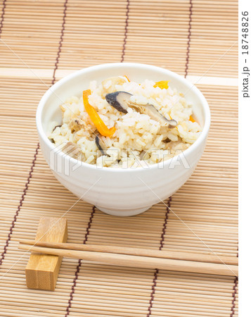 炊き込みご飯 炊き込みご飯 18748826