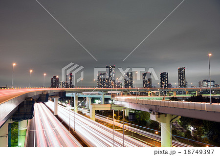 首都高速辰巳ジャンクションと東雲の高層マンション群 首都高速辰巳ジャンクションと東雲の高層マンション群 18749397