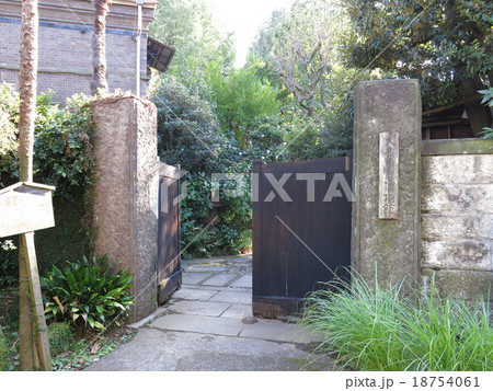 台東区谷中の大名時計博物館（入口） 18754061