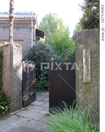 台東区谷中の大名時計博物館（入口） 18754062