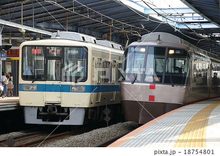 小田急線登戸駅の駅名標 : レール＆KQ倶楽部