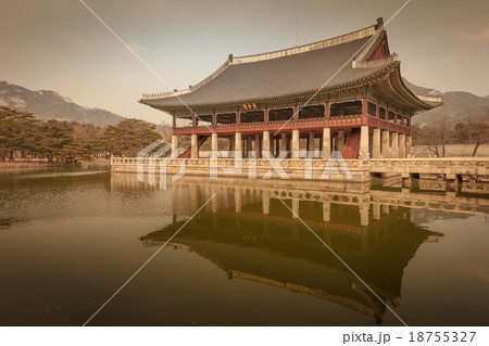Gyeonghoeru Pavilion, Gyeongbokgung Palace 18755327