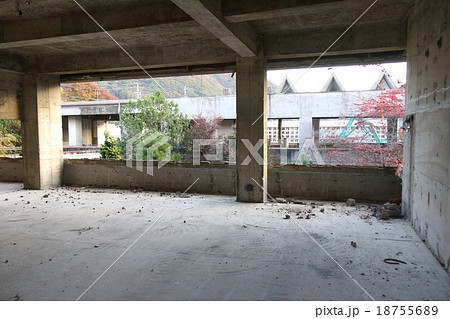 小学校解体現場 18755689