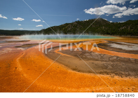 Grand Prismatic Spring. Yellowstone Nationa Grand Prismatic Spring. Yellowstone Nationa 18758840