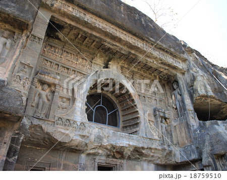 世界遺産「アジャンター石窟群」の「第26窟」(インド) 世界遺産「アジャンター石窟群」の「第26窟」(インド) 18759510