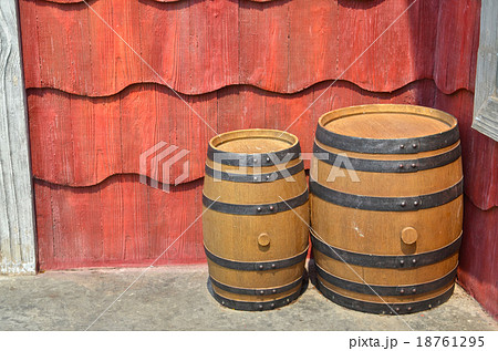 Wooden barrel in cartoon style on red background Wooden barrel in cartoon style on red background 18761295