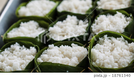 cooking rice cooking rice 18761340