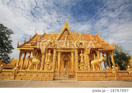 Thai Golden temple landmark 18767897