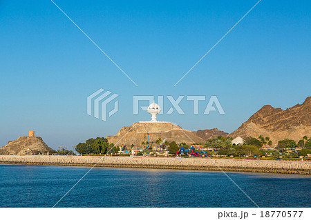 オマーン マスカットのリヤム公園とオールドウォッチタワー オマーン マスカットのリヤム公園とオールドウォッチタワー 18770577