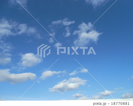 青い空と白い雲 18770881