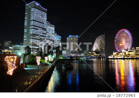 横浜みなとみらいの夜景 横浜みなとみらいの夜景 18772963