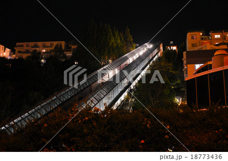 兵庫県西宮　名塩の斜行エレベーター、夜景 18773436