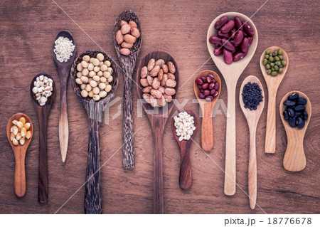 Assortment of beans and lentils 18776678
